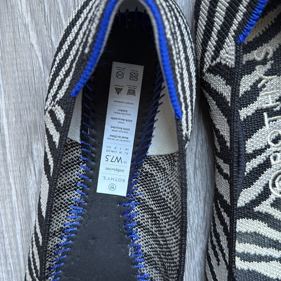 Rothys Zebra The Point Flats Black Size 7.5 - Picture 8 of 9